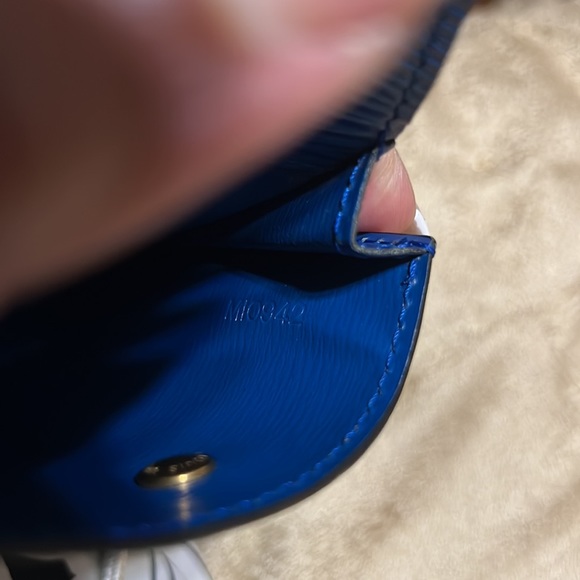 AUTHENTIC LOUIS VUITTON EPI TILSITT WAIST BAG - Picture 4 of 7